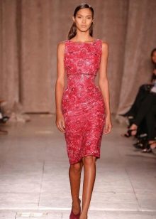 Gabi na damit mula sa pulang Zac Posen