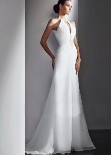 Kasal damit mula sa koleksyon DIVINA na may neckline ng Cupid Bridal