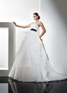 Napakagandang Black Belt Wedding Dress