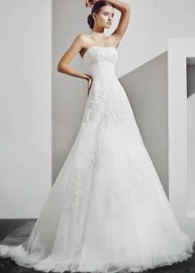 A-silhouette wedding dress mula sa koleksyon ng Recato
