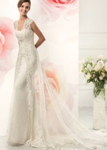 Kasal damit na may tren mula sa koleksyon Brilliance mula sa Naviblue Bridal
