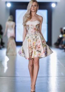 Short evening dress from the collection of Privee 2016