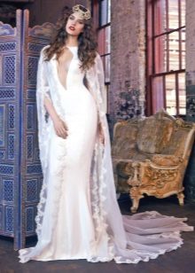 Kasal damit mula sa Galia Lahav 2016 na may malalim na neckline