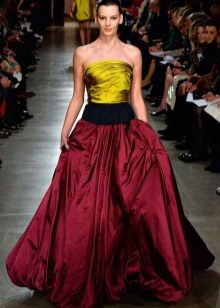 malambot na damit ng gabi mula sa upa ng Oscar de la