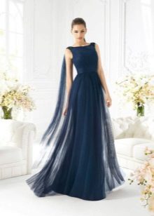 Evening dress with batto train