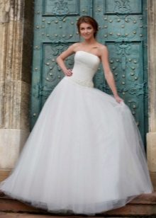 A-silhouette wedding dress mula sa koleksyon ng Oscar