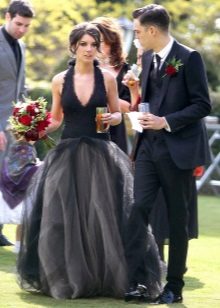 Kasal damit Shenae Grimes