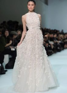 Sarado ang damit ng kasal ni Elie Saab