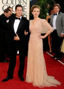 Scarlett Johanson sa isang damit ni Elie Saab
