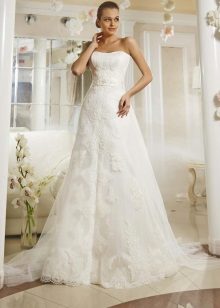 A-Silhouette Lace Wedding Dress by Eva Utkina