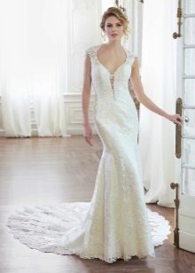 Elegant na puntas Straight Wedding Dress