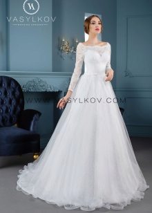 Wedding lace dress sa pamamagitan ng Vasilkov