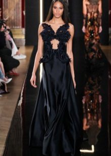 Silk black evening dress ni Valentin Yudashkin