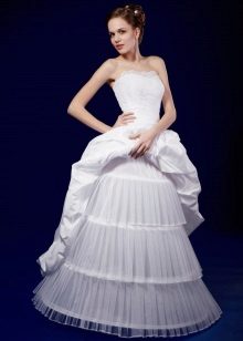 Petticoat sa malambot na mga singsing at tela