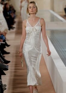 Sexy evening dress sa style ng damit-panloob