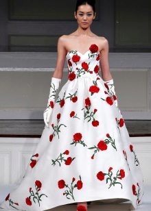White Wedding Dress na may Red Bulaklak