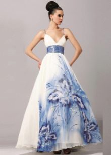 White wedding dress na may asul na pattern