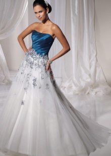White wedding dress na may asul na korset