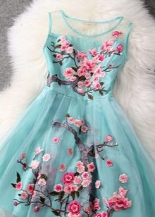 Blue dress na may floral print