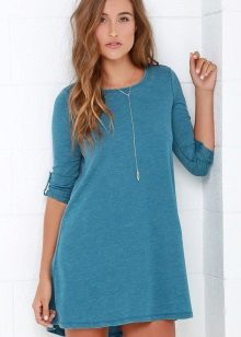 Blue dress na may turquoise hues