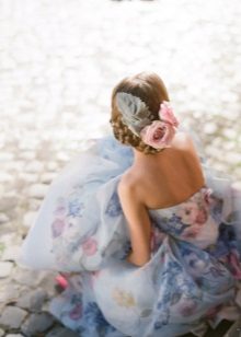 Blue dress na may floral print