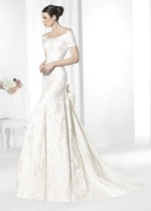 Wedding dress ni Franc Sarabia na may mga nabababang balikat