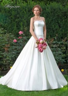 Kasal dresses mula sa Lady White 2016