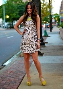 Mga Dilaw na Leopard Dress Shoes