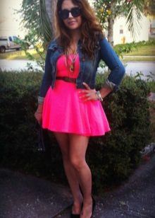 Blue jeans sa damit fuchsia