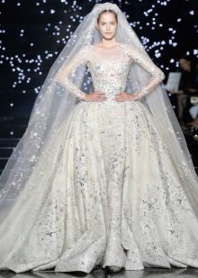 Kasal damit mula sa Zuhair Murad napakaganda