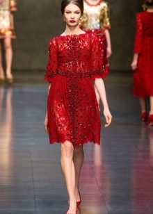 Red evening dress mula sa Dolce at Gabbana
