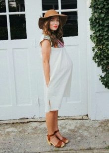 Cotton dress para sa mga buntis na kababaihan