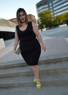 Black dress case for full girls in combination with yellow sandals