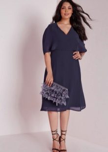 The correct style of dress for a full girl with wide hips