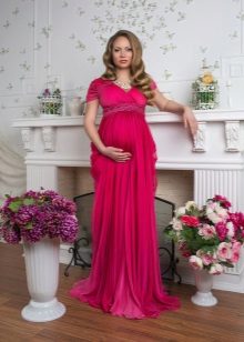 Elegant na mga dresses para sa mga buntis na kababaihan