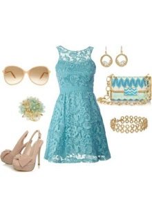 Gold at beige accessories sa cyan dress