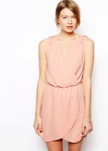 Peach dress para sa makatarungang balat