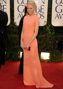 Peach dress para sa tanned skin