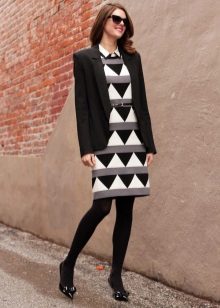 Black capron tights para sa isang damit sa isang estilo ng negosyo