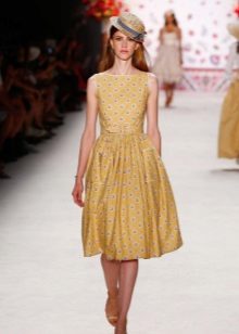 Dilaw na vintage dress