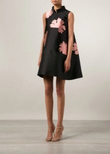 Short evening dress sa oriental style