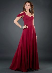 Cherry dress na may silver dekorasyon