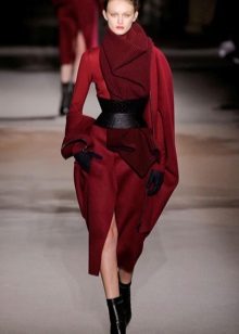Cherry dress na may black boots