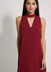 Bihisan ang Burgundy ng Dress