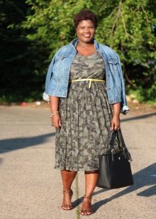 Camouflage dress na may jacket denim