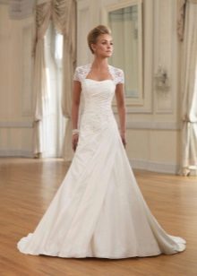 A-line wedding dress na may laces