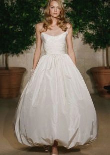Wedding dress balloon na may tulip skirt