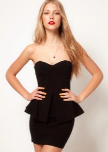 Maikling itim bustier damit na may basque