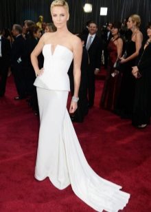 White long bustier dress na may basque
