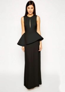 Long black dress na may asymmetrical basky
